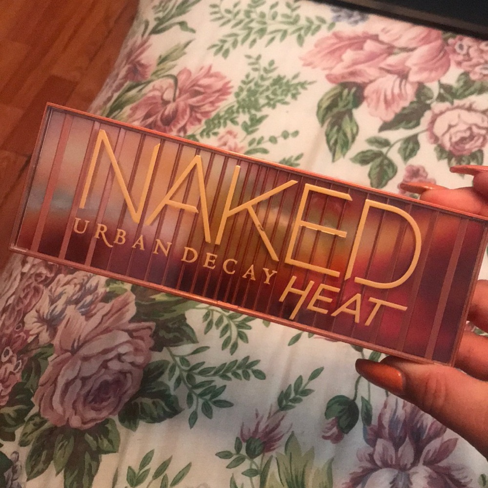 Naked Heat Eyeshadow Palette